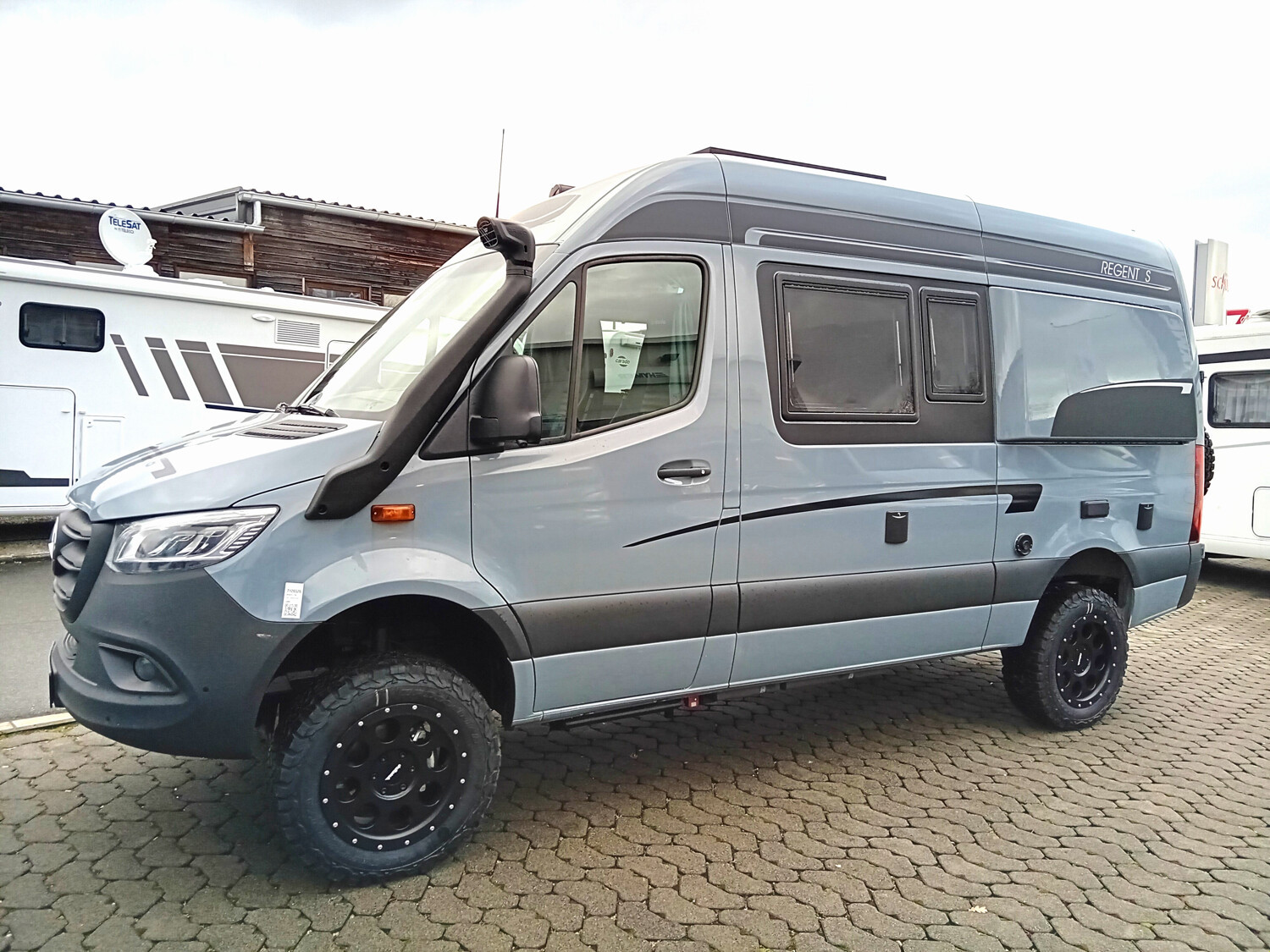 La Strada Regent S