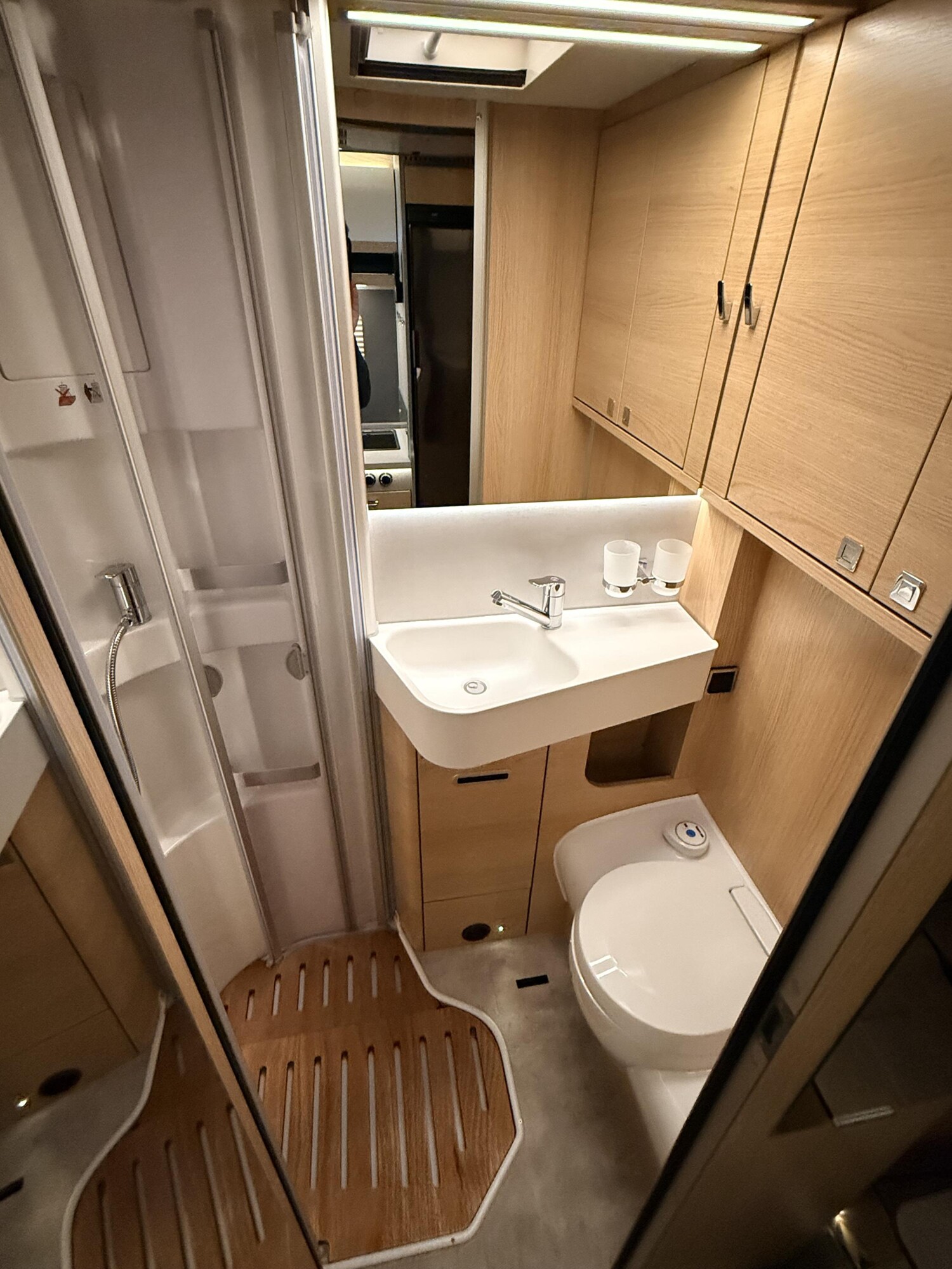 Hymer B-Klasse MC I BlackLine 600 - Bild 9 Hymer B-Klasse MC I BlackLine 600 - Vorschaubild - Bild 9