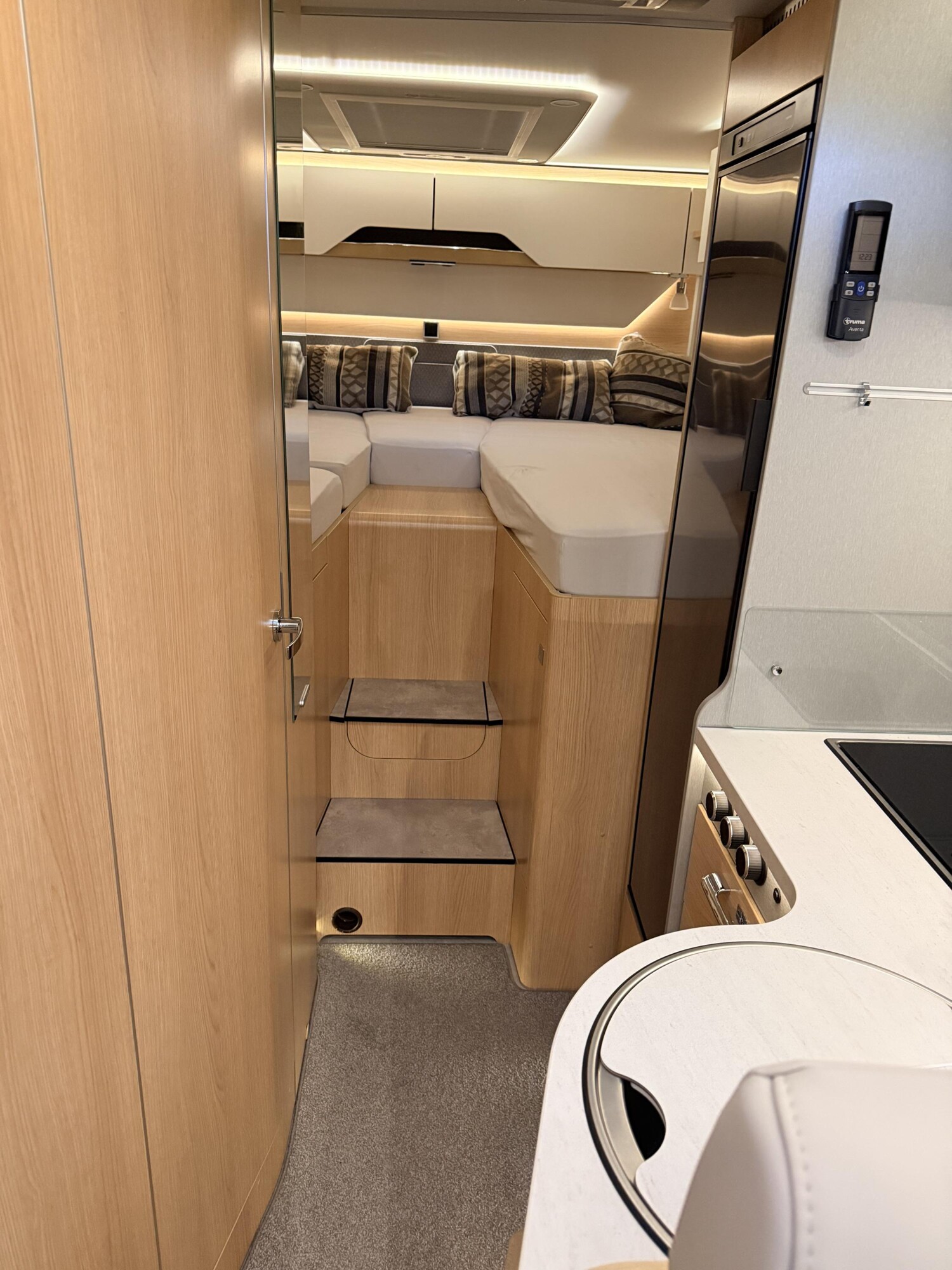 Hymer B-Klasse MC I BlackLine 600 - Bild 16 Hymer B-Klasse MC I BlackLine 600 - Vorschaubild - Bild 16