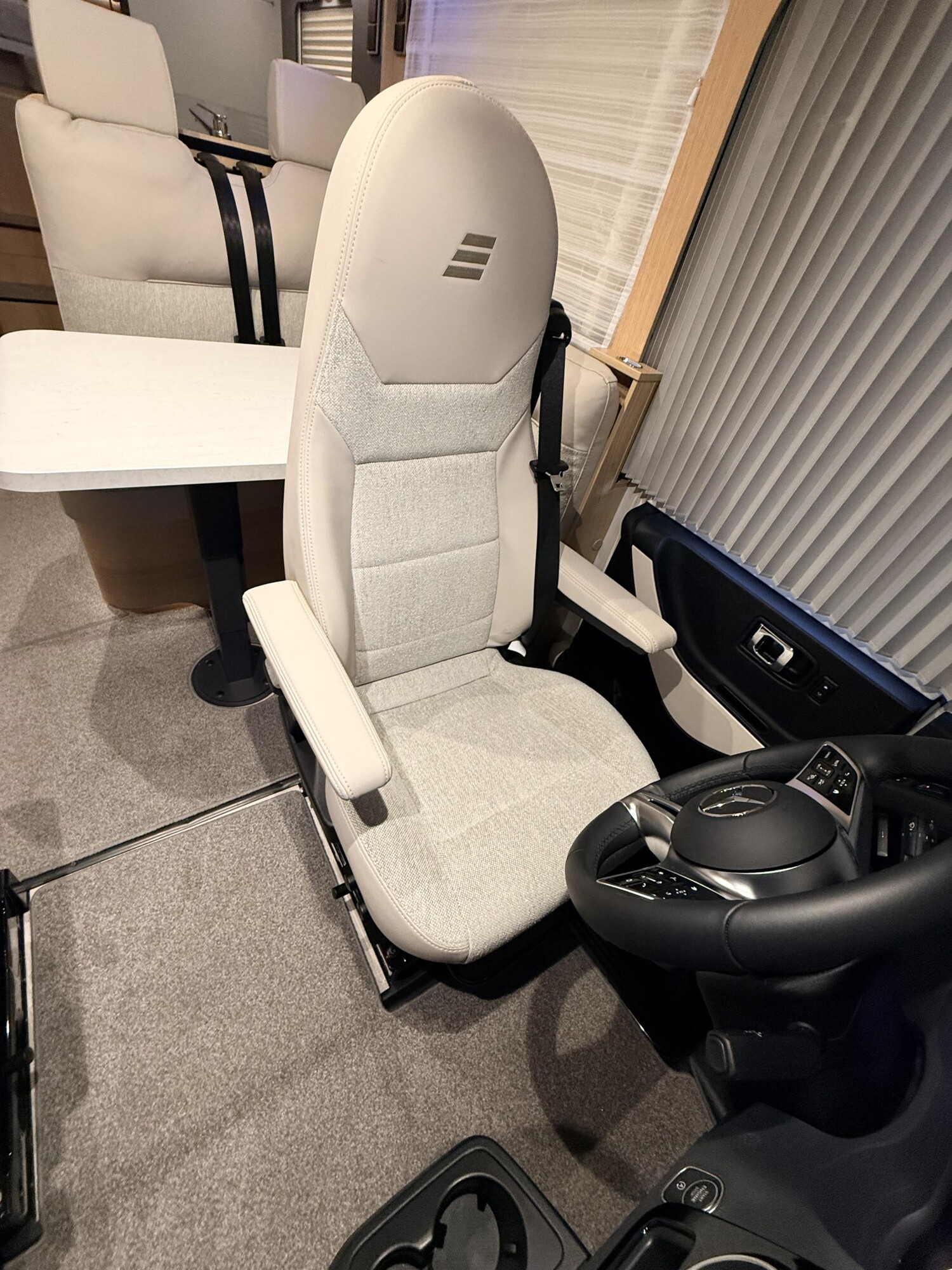 Hymer B-Klasse MC I BlackLine 600 - Bild 19 Hymer B-Klasse MC I BlackLine 600 - Vorschaubild - Bild 19