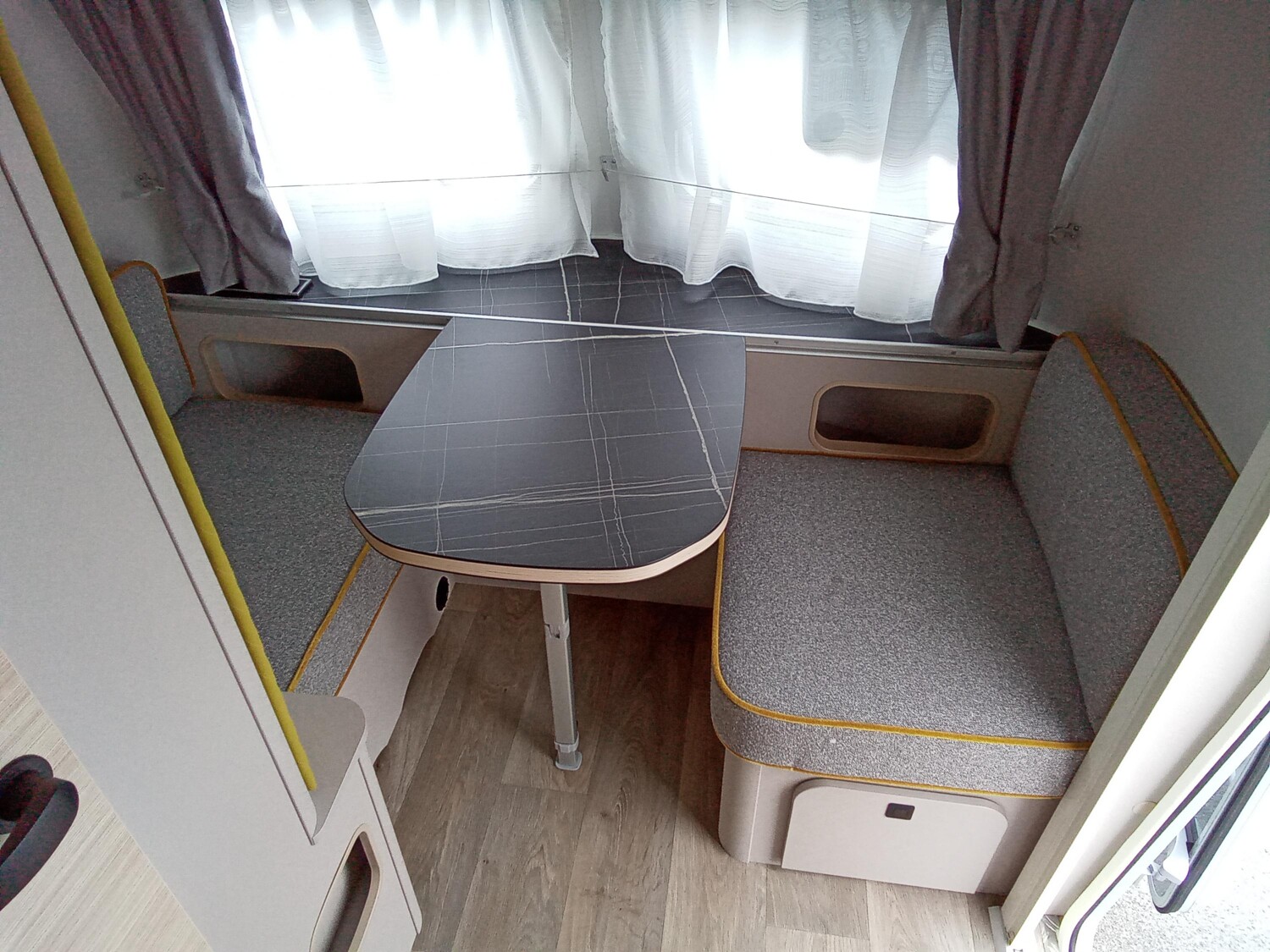 Hymer Eriba Touring 430 - Bild 6 Hymer Eriba Touring 430 - Vorschaubild - Bild 6