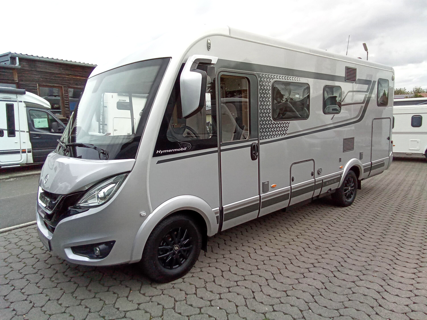 Hymer B-Klasse MC I BlackLine 600 - Bild 4 Hymer B-Klasse MC I BlackLine 600 - Vorschaubild - Bild 4