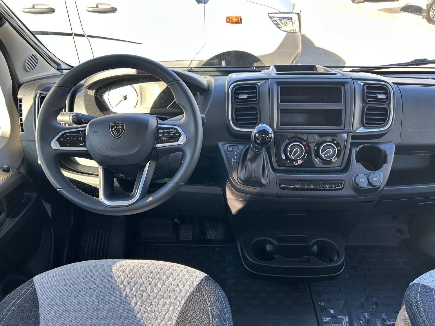 Crosscamp ADVTR Peugeot 5.4 DF - Bild 4 Crosscamp ADVTR Peugeot 5.4 DF - Vorschaubild - Bild 4