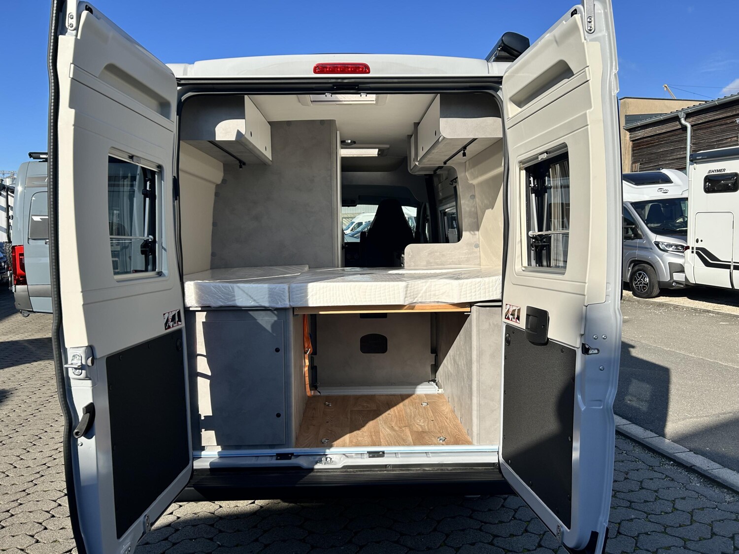 Crosscamp ADVTR Peugeot 5.4 DF - Bild 10 Crosscamp ADVTR Peugeot 5.4 DF - Vorschaubild - Bild 10