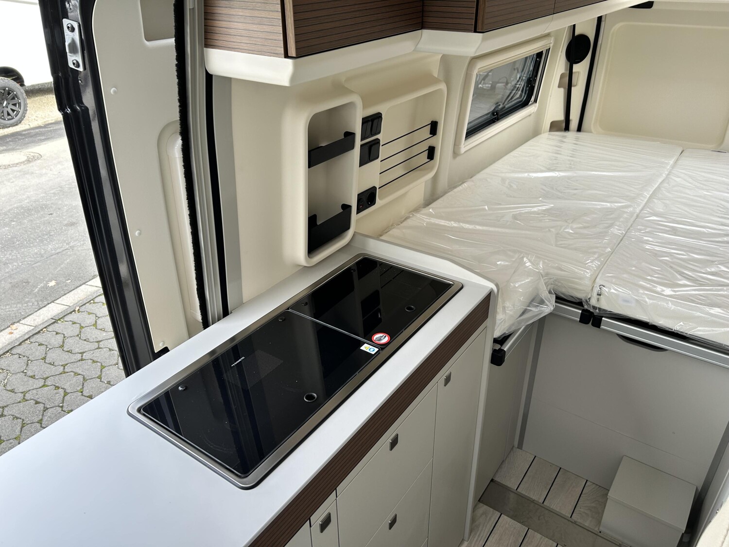 Westfalia Columbus 600 E 180 PS*Aut* - Bild 9 Westfalia Columbus 600 E 180 PS*Aut* - Vorschaubild - Bild 9