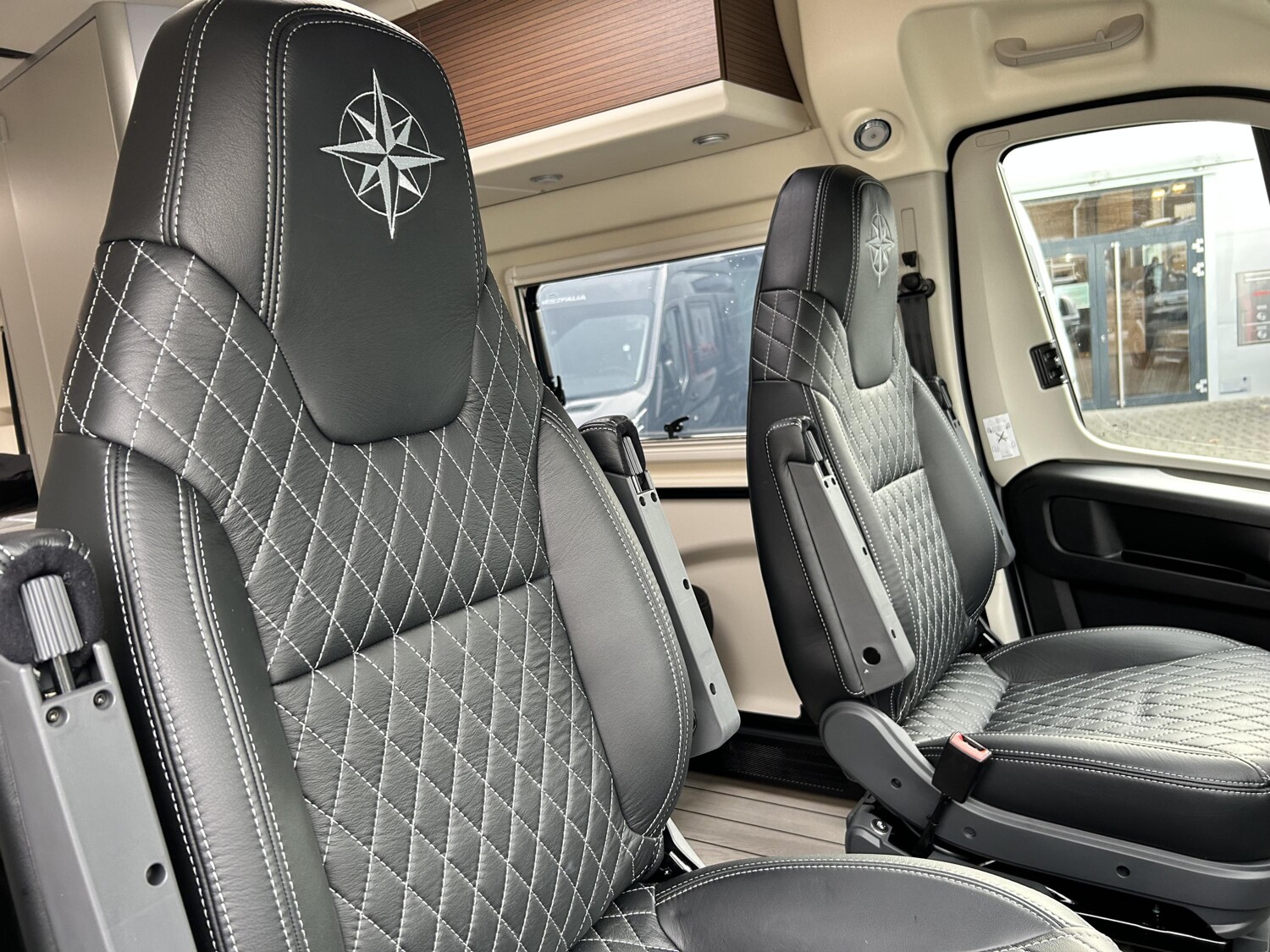 Westfalia Columbus 600 E 180 PS*Aut* - Bild 4 Westfalia Columbus 600 E 180 PS*Aut* - Vorschaubild - Bild 4