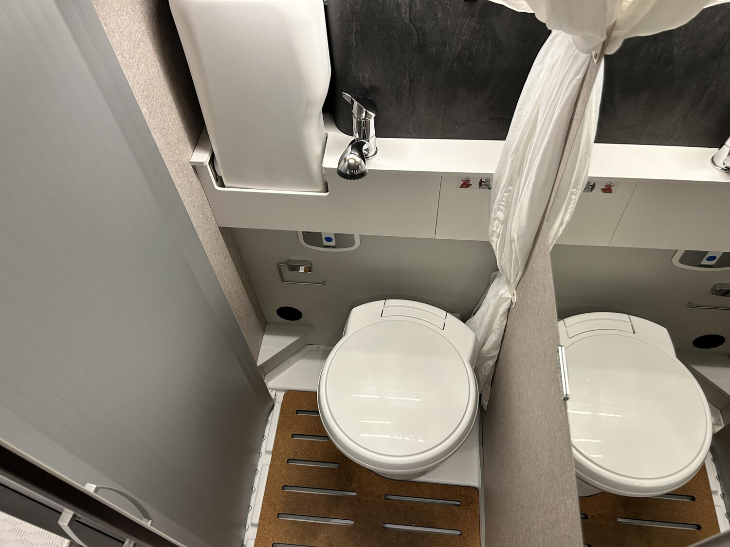 Hymer Ayers Rock Fiat - Bild 16 Hymer Ayers Rock Fiat - Vorschaubild - Bild 16